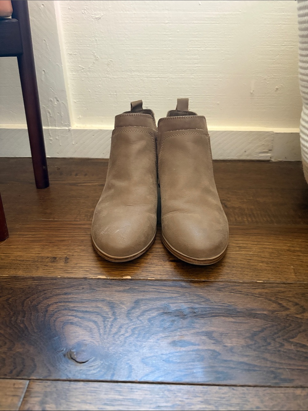 Women’s Casual Chelsea Boot - Taupe